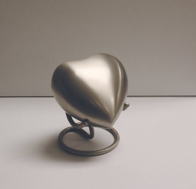 Pewter Stand for Keepsake Heart